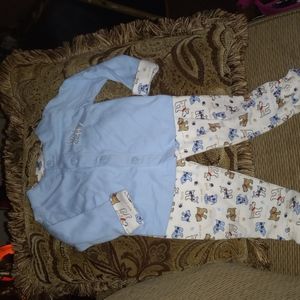 ❤️ FINAL REDUCTION NWOT Two Piece Set with Footies